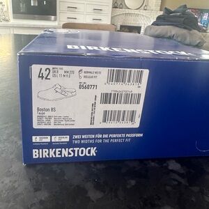 Birkenstock Boston Clog EU 42 Men’s 9-9.5
Women’s 11-11.5  in Taupe